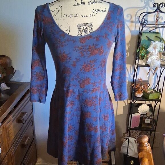 American Eagle Outfitters Floral Blue & Red Mini  Dress Size Medium - Picture 1 of 4